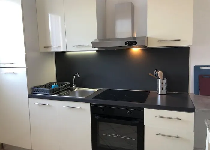 Confortable 5 Pers, 900m Et Commerces סן-מקסים